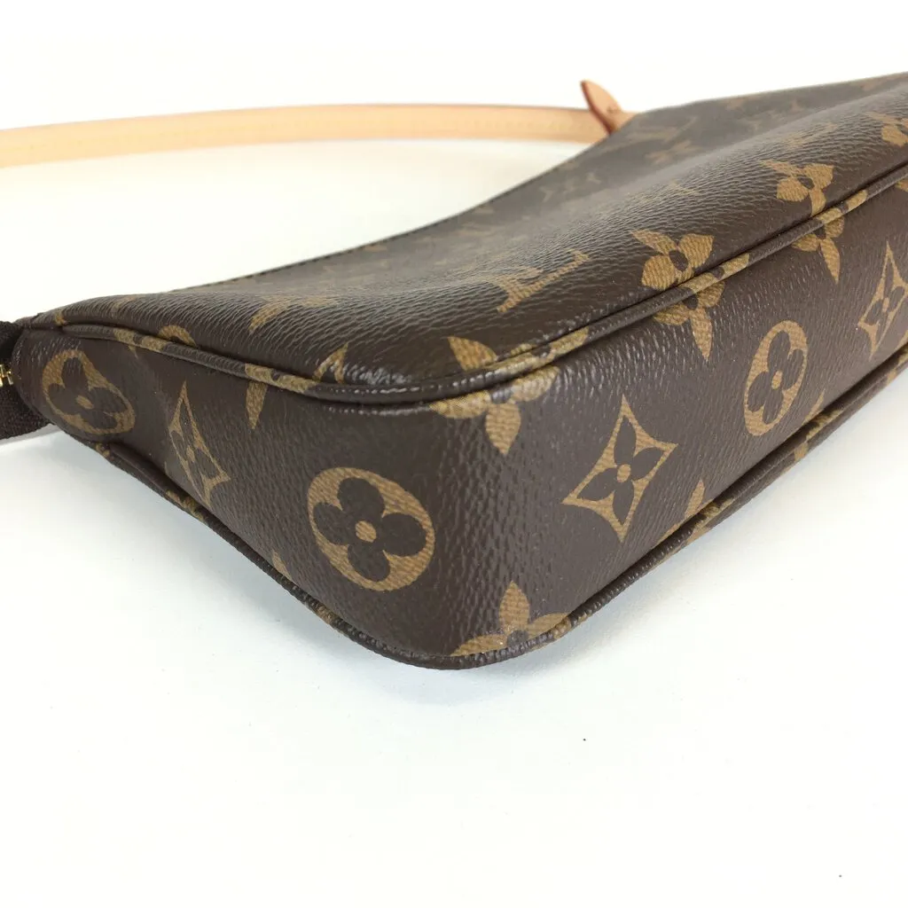 Louis Vuitton Pochette Accessories